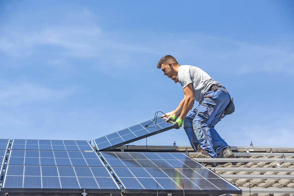 Instalaciones de depósitos de gas y de energía solar